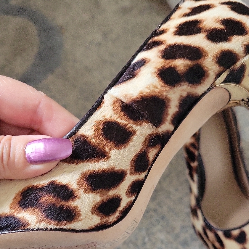 Tory Burch Brown and Black Heels with Elegant Pointed Toe - Picture 2 of 5